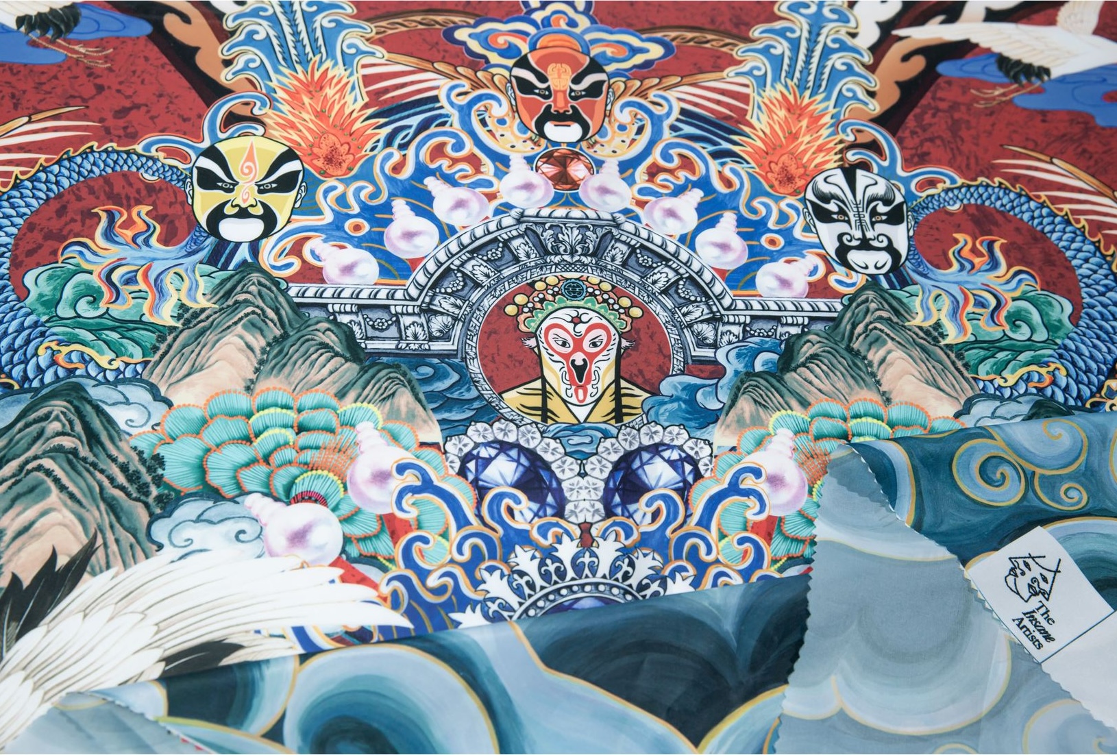 充滿東方神話色彩的華麗龍紋印花真絲內裡布樣